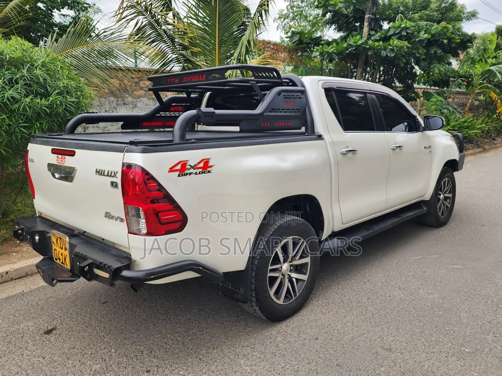Toyota Hilux 2018 White