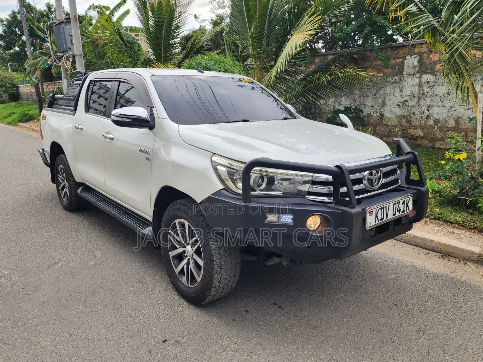Toyota Hilux 2018 White