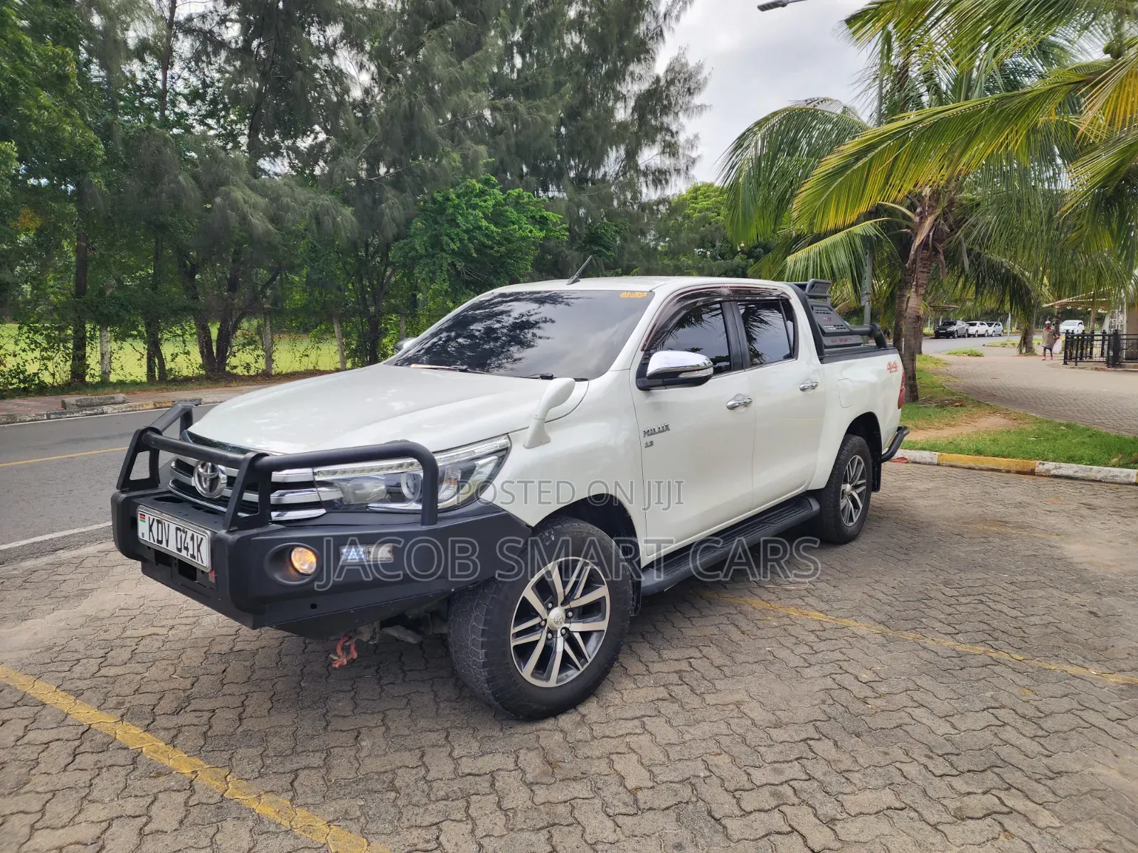 Toyota Hilux 2018 White