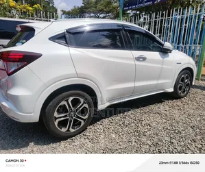 Honda Vezel 2016 White