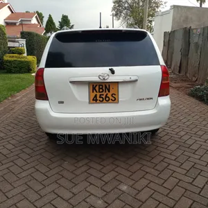 Toyota Corolla Fielder 2004 White