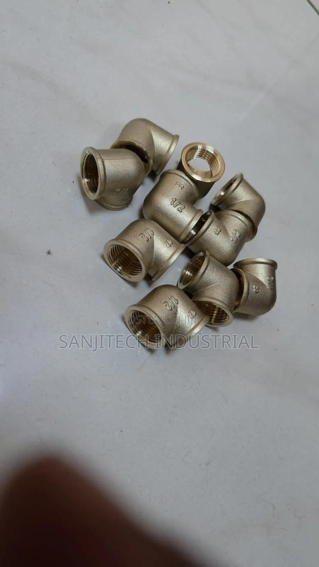 Brass Elbow 1/2" – Strong, Leak-resistant & Precision Engineered
