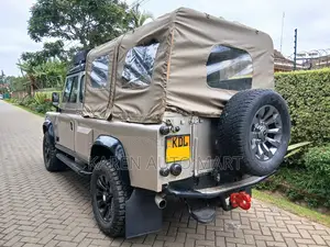 Land Rover Defender 2008