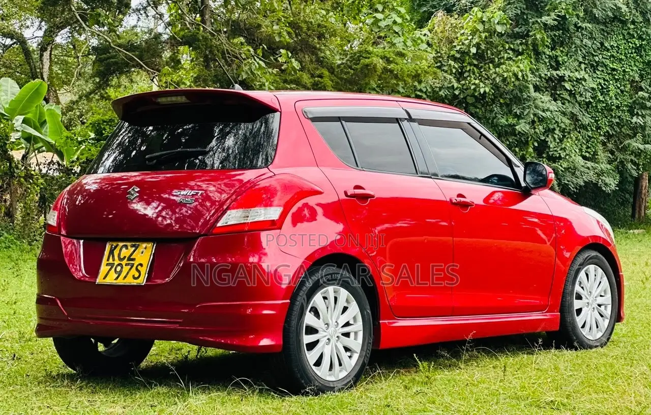 Suzuki Swift 2013 Red