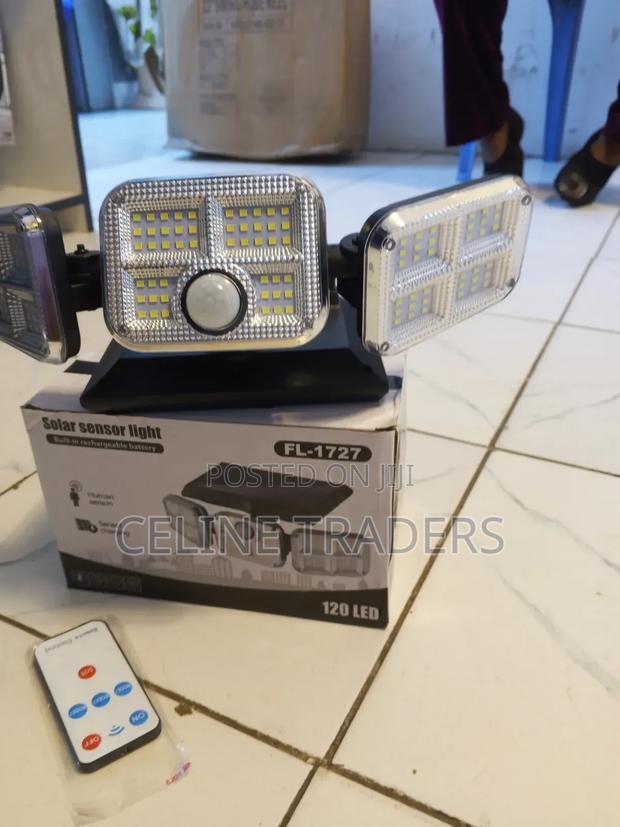 3 Head Solar Sensor Light - thumbnail 2