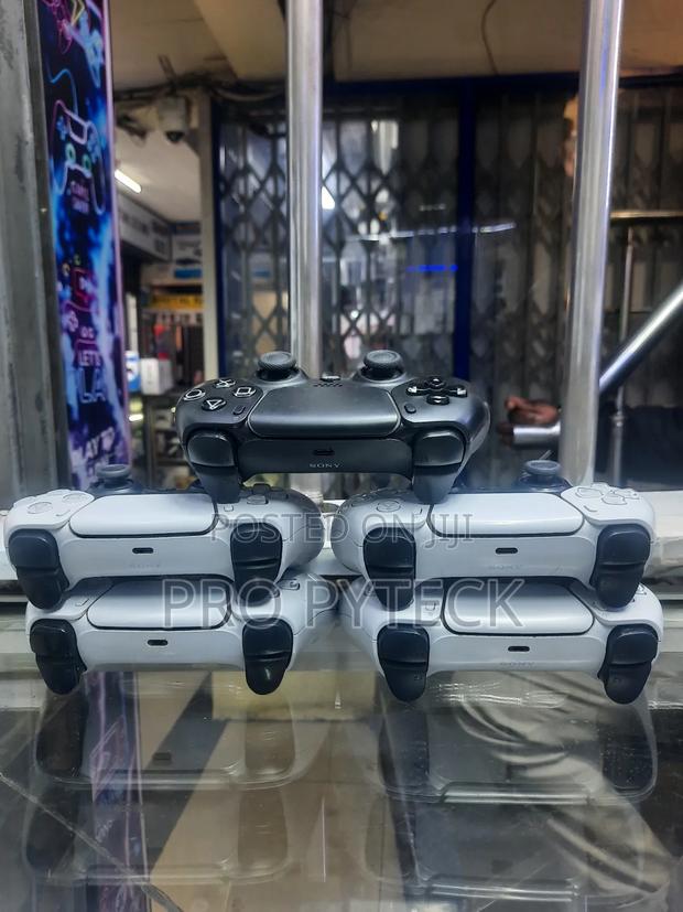 Ex-Uk Ps5 Controllers - thumbnail 3