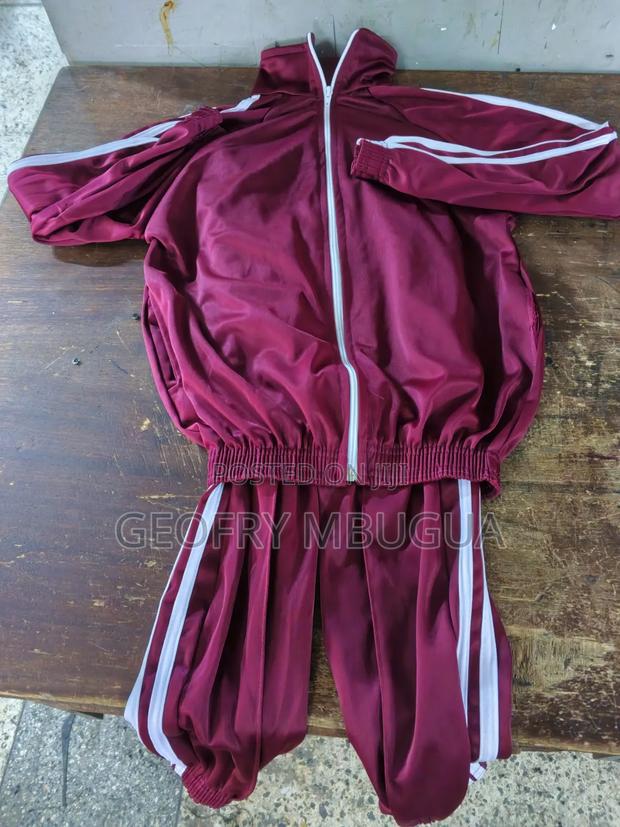 Uniforms and Tracksuit S - thumbnail 2