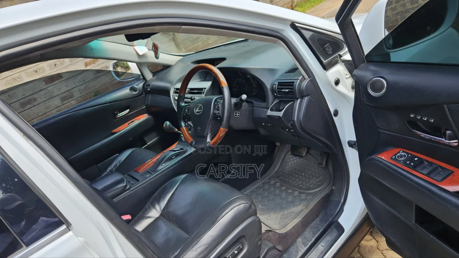 Toyota Lexcen 2010 Pearl