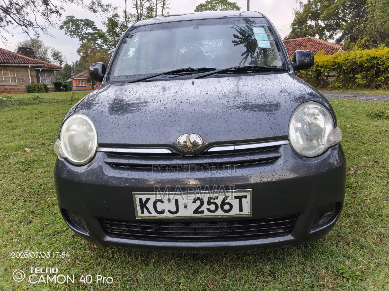 Toyota Sienta 2009 Silver