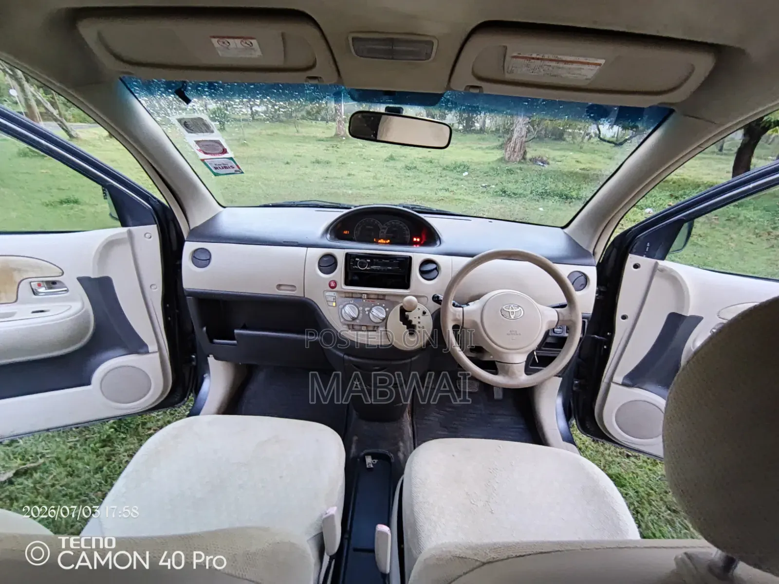 Toyota Sienta 2009 Silver