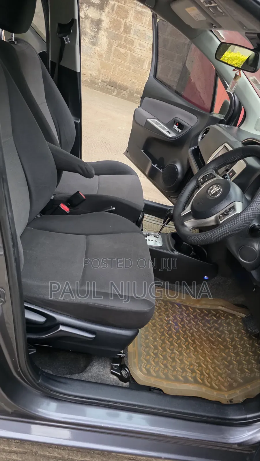 Toyota Vitz 2016 Gray
