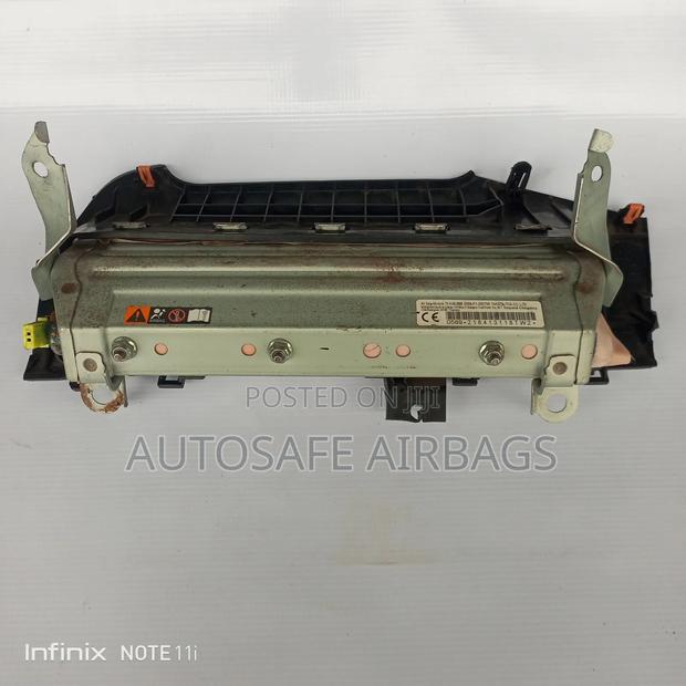 Hilux Revo Knee Airbag - thumbnail 2