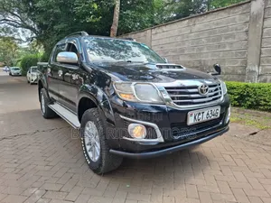 Toyota Hilux 2012 Black