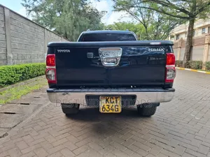 Toyota Hilux 2012 Black