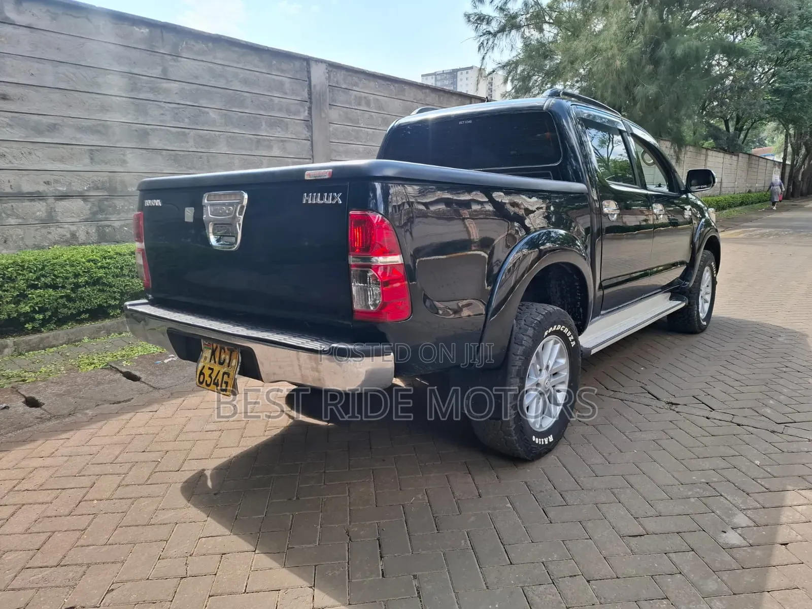 Toyota Hilux 2012 Black