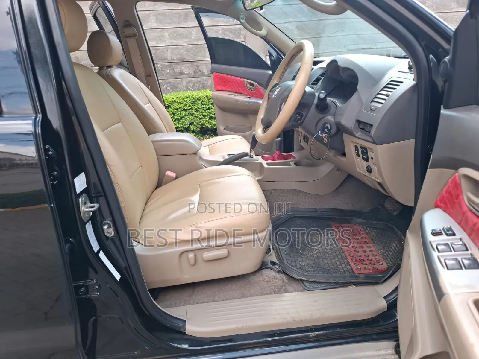 Toyota Hilux 2012 Black