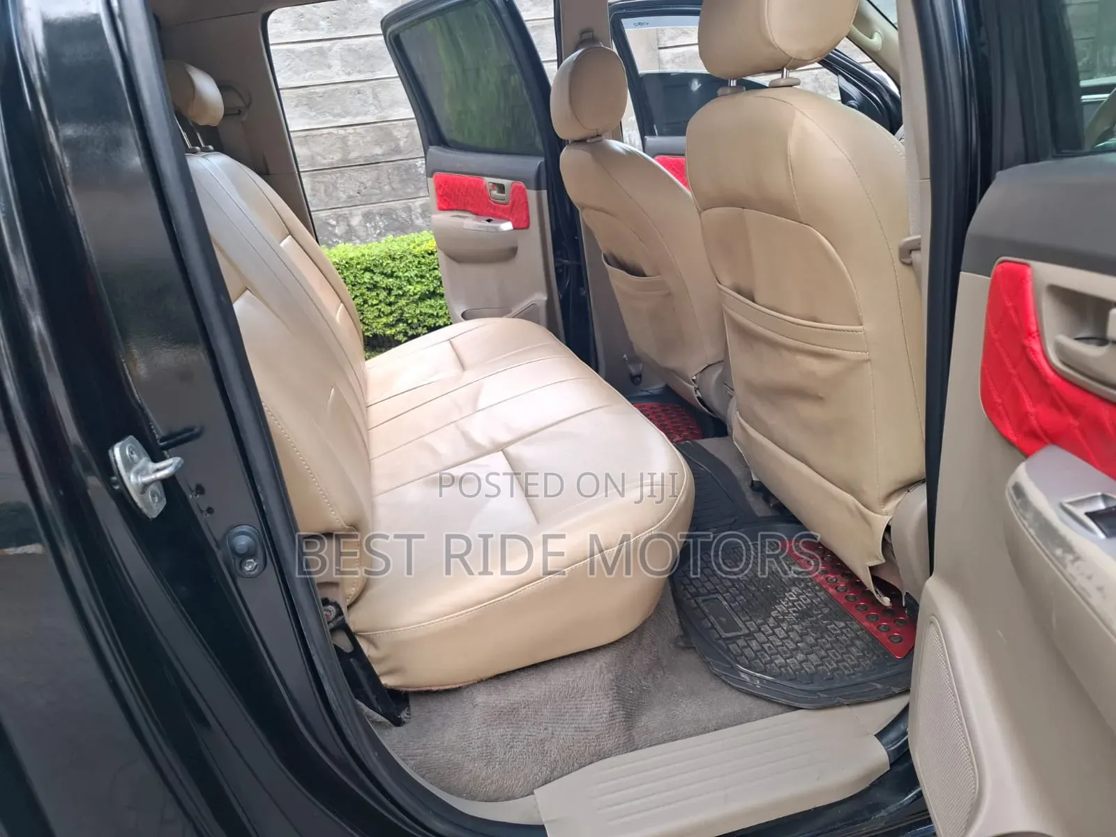Toyota Hilux 2012 Black