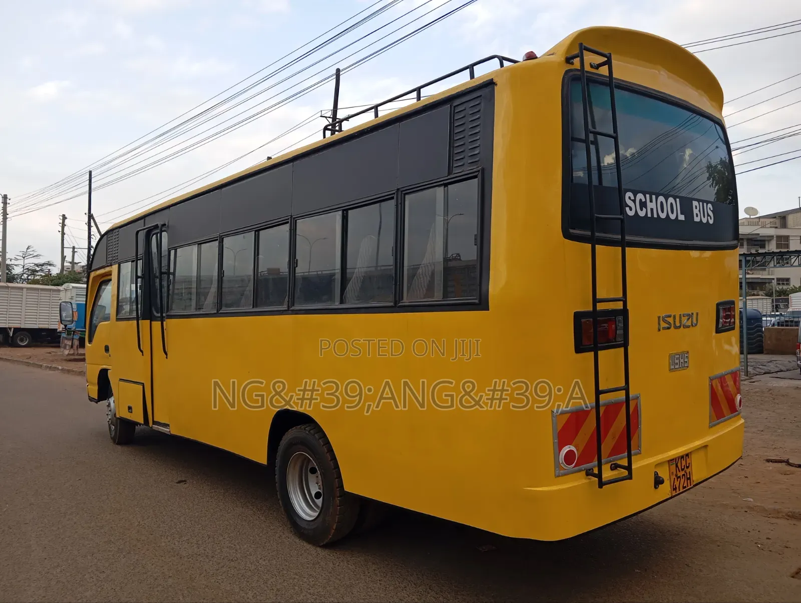Isuzu NQR 2015 Yellow