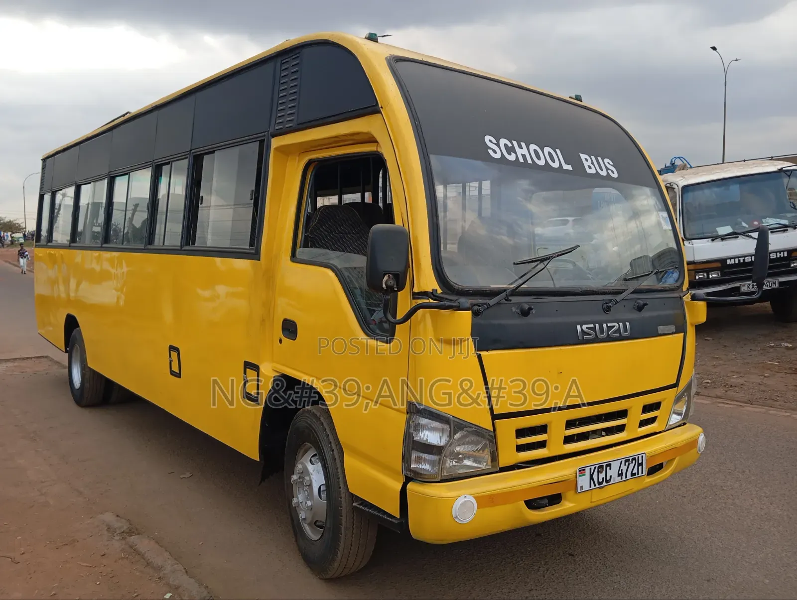 Isuzu NQR 2015 Yellow