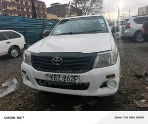 Toyota Hilux 2014 Green