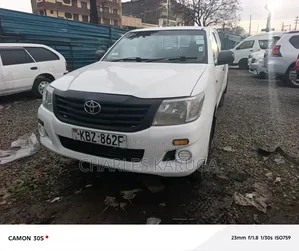 Toyota Hilux 2014 Green