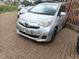 Toyota Ractis 2010 Silver