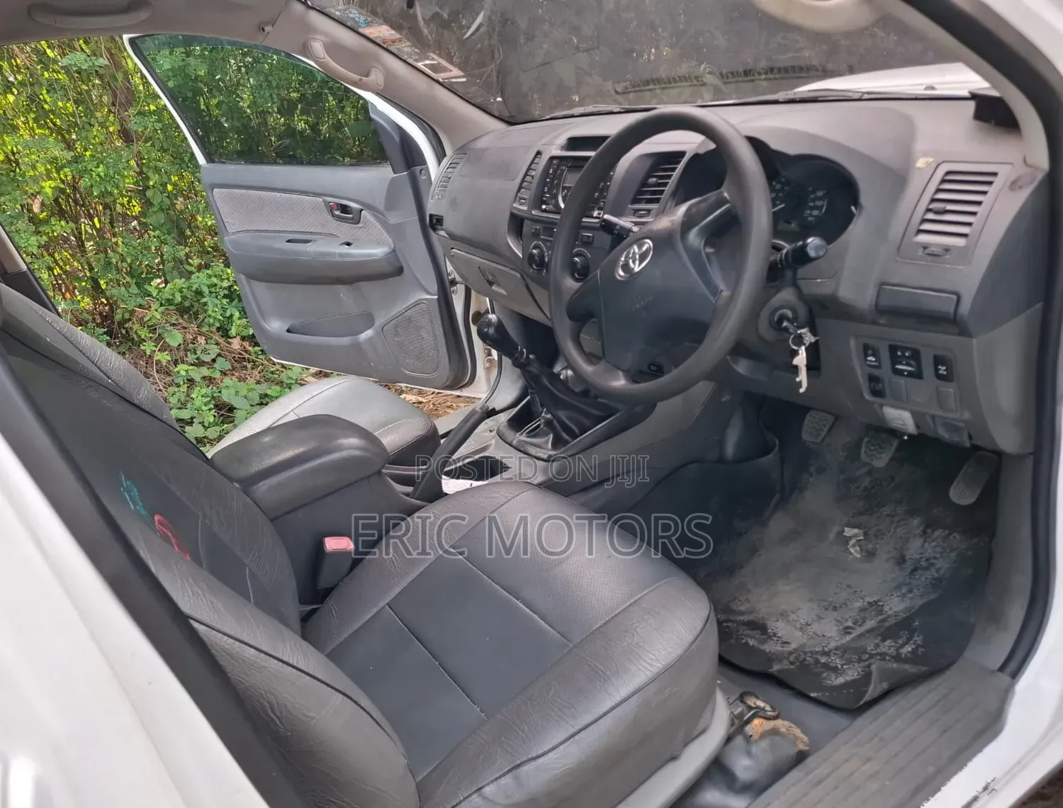 Toyota Hilux 2012 White