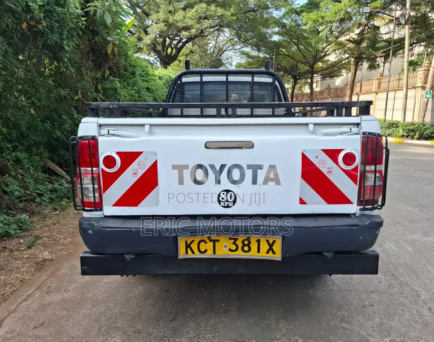 Toyota Hilux 2012 White