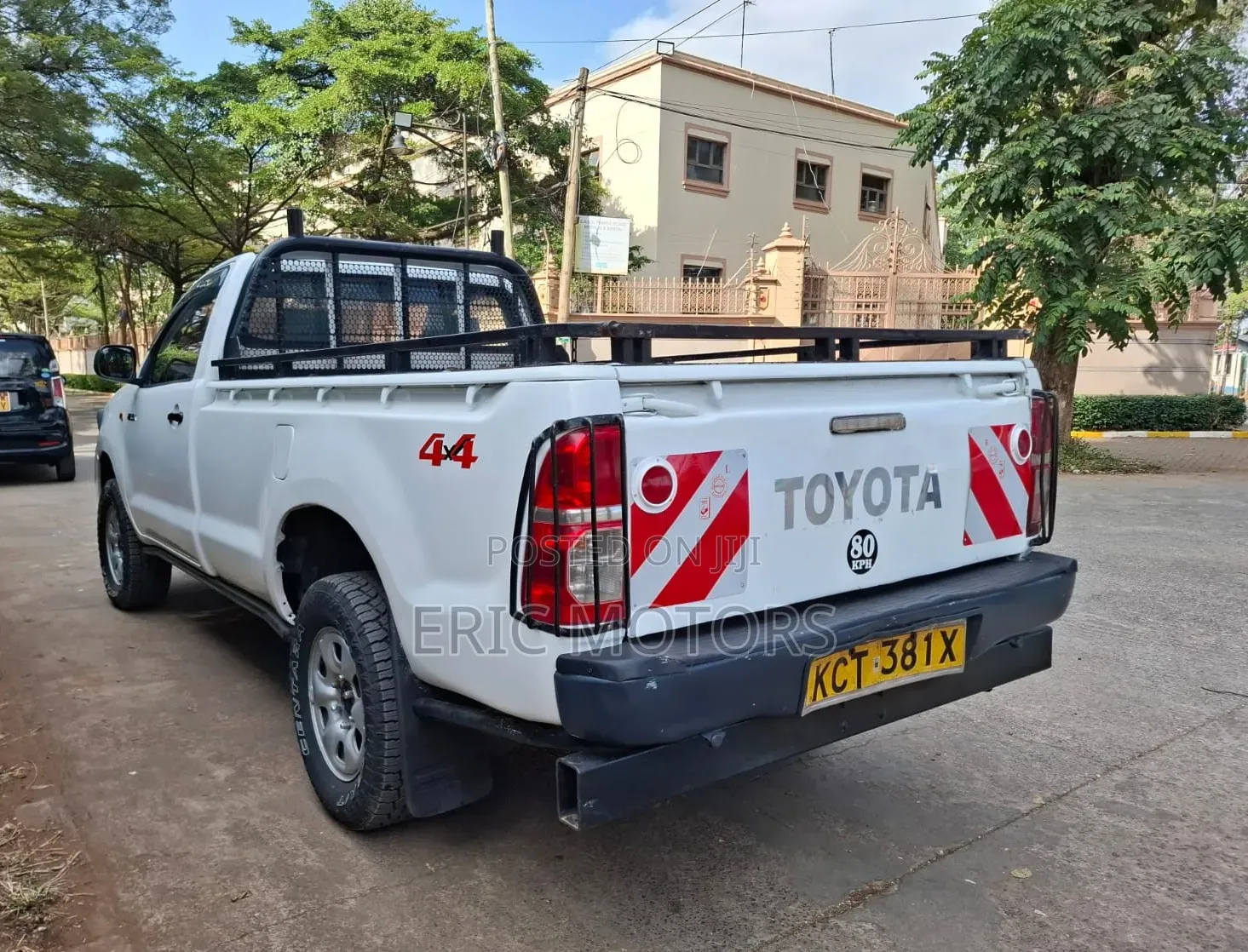 Toyota Hilux 2012 White