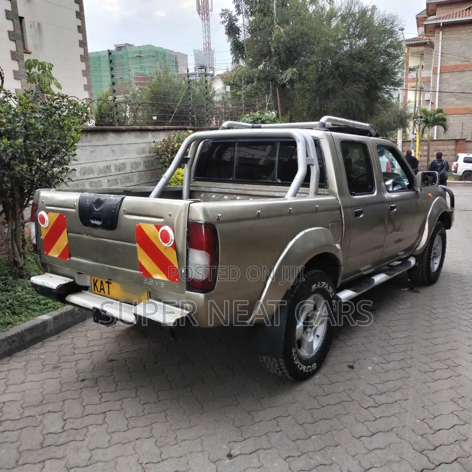 Nissan Hardbody 2000i 2006 Beige