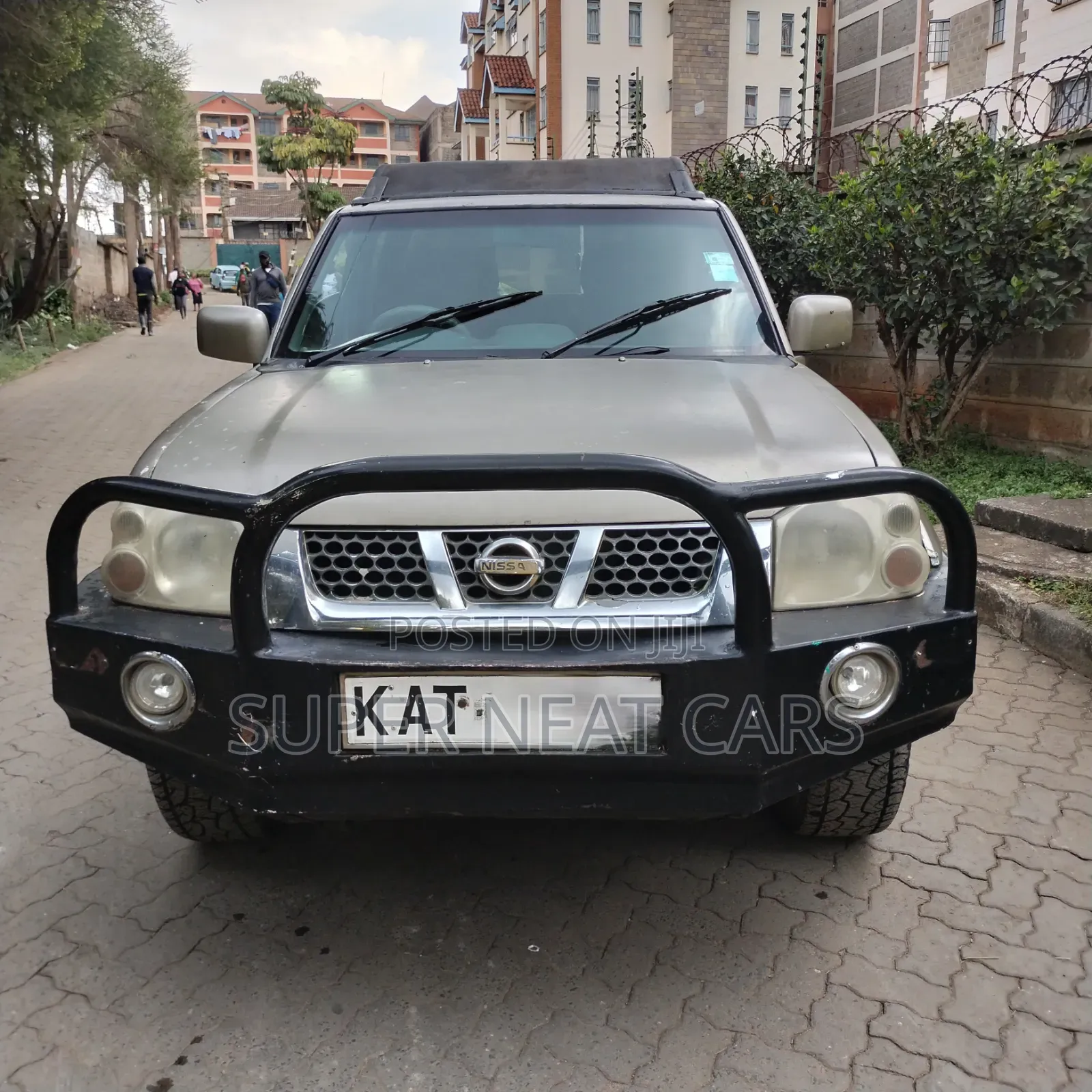 Nissan Hardbody 2000i 2006 Beige