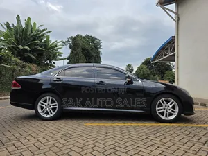 Toyota Crown 2012 Black