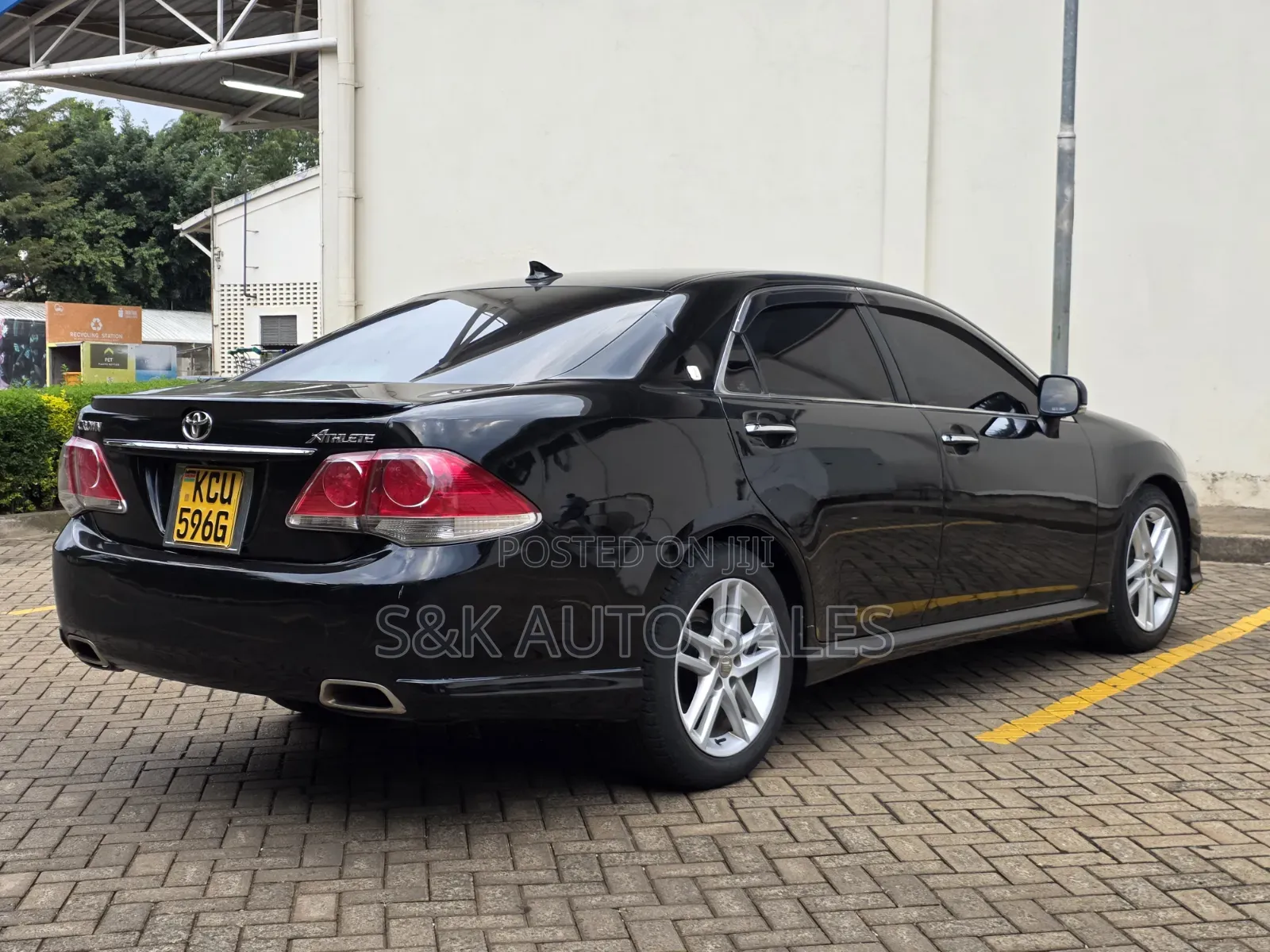 Toyota Crown 2012 Black
