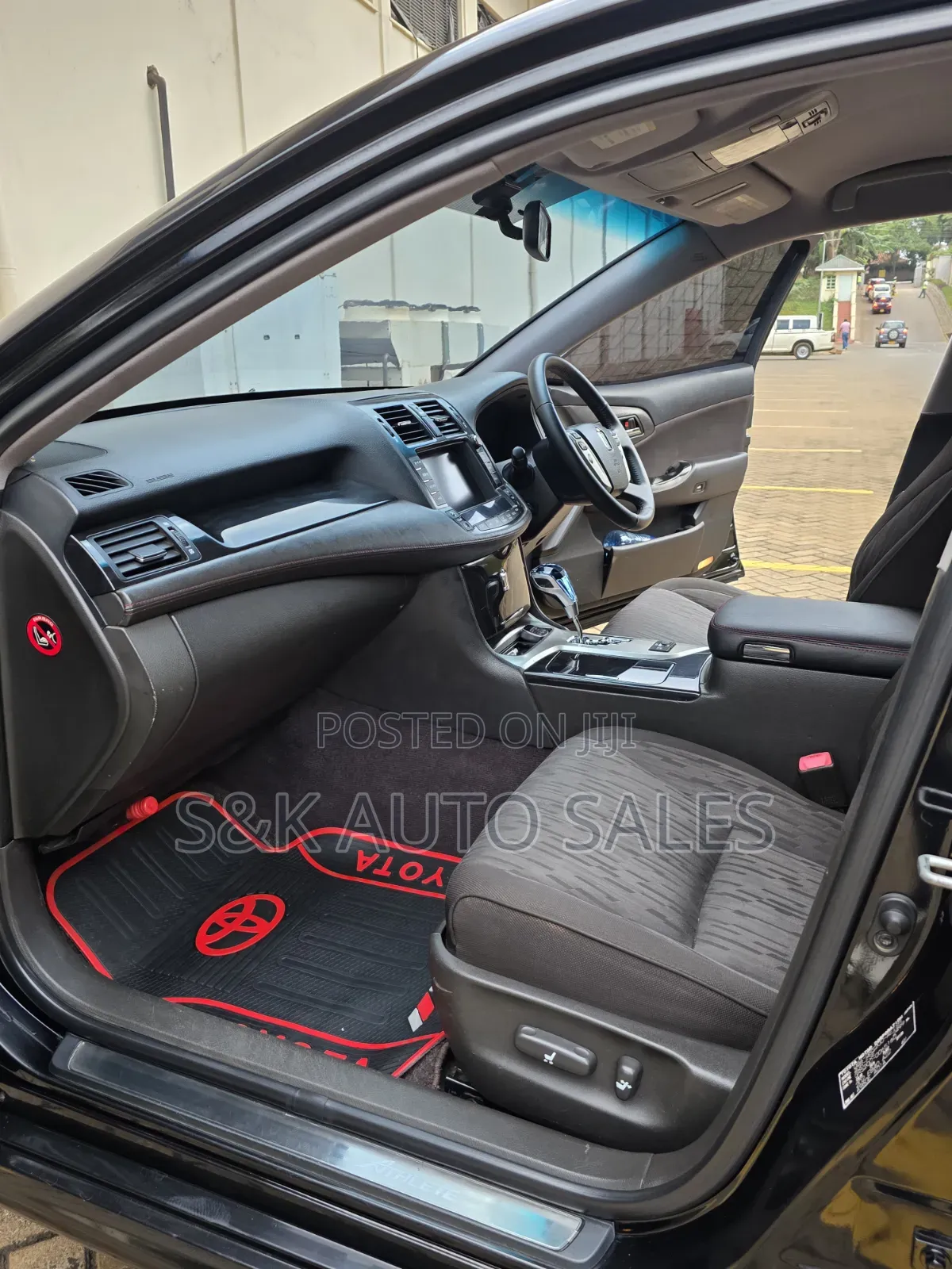 Toyota Crown 2012 Black