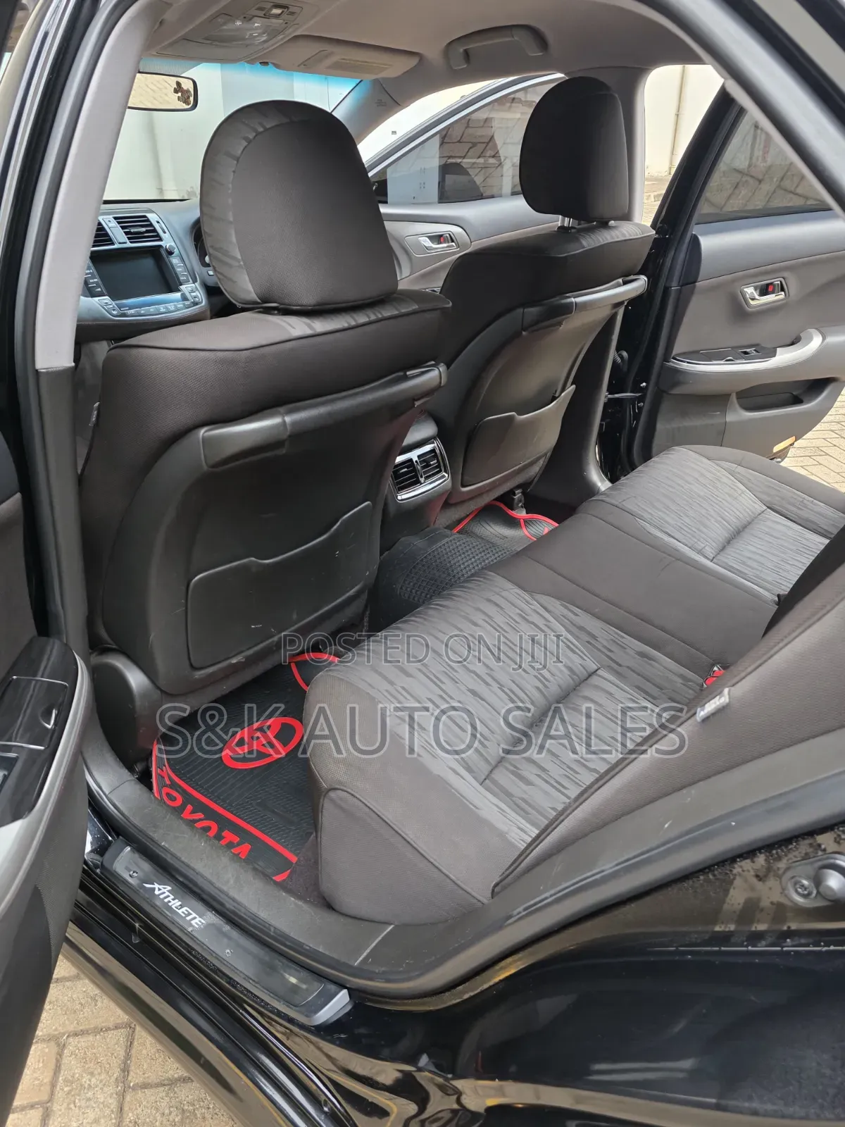 Toyota Crown 2012 Black