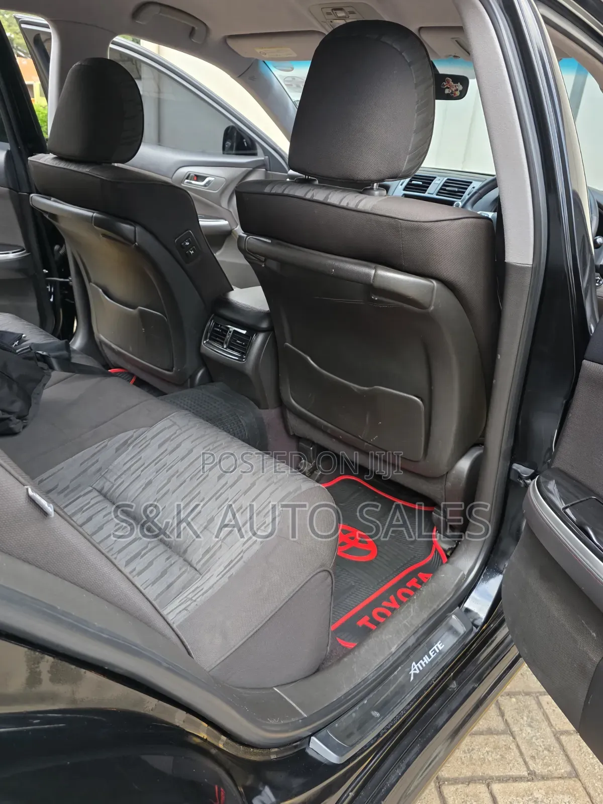 Toyota Crown 2012 Black