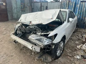 Toyota Crown 2015 White