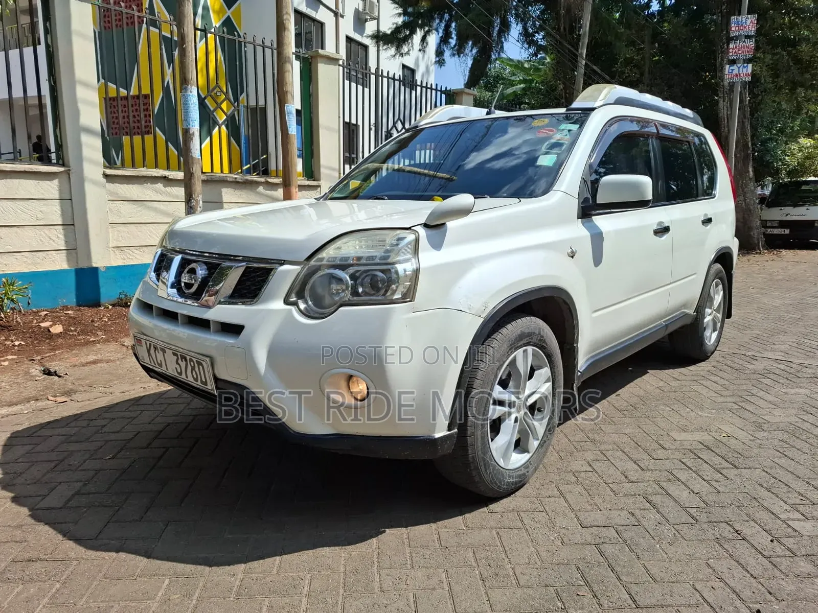 Nissan X-Trail 2.0 Petrol XE 2012 White