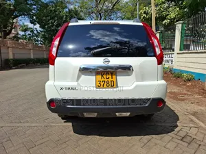 Nissan X-Trail 2.0 Petrol XE 2012 White