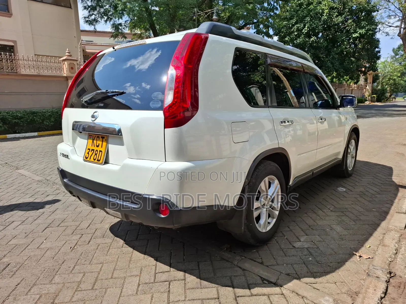 Nissan X-Trail 2.0 Petrol XE 2012 White
