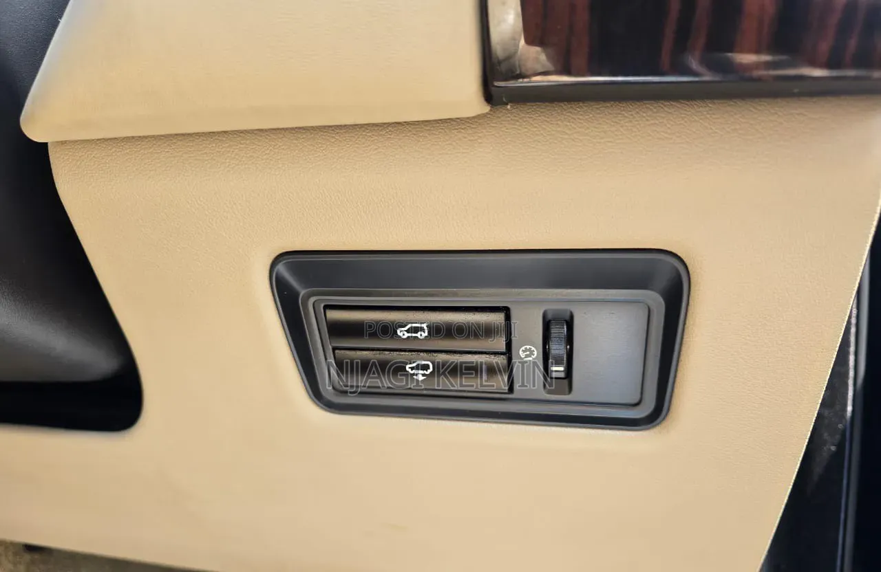 Land Rover Range Rover Vogue 2014 Matt Black