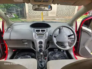 Toyota Vitz 2007 Red