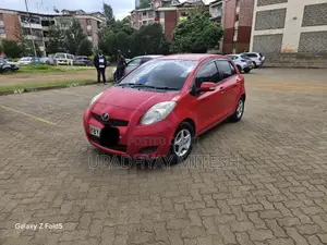 Toyota Vitz 2007 Red