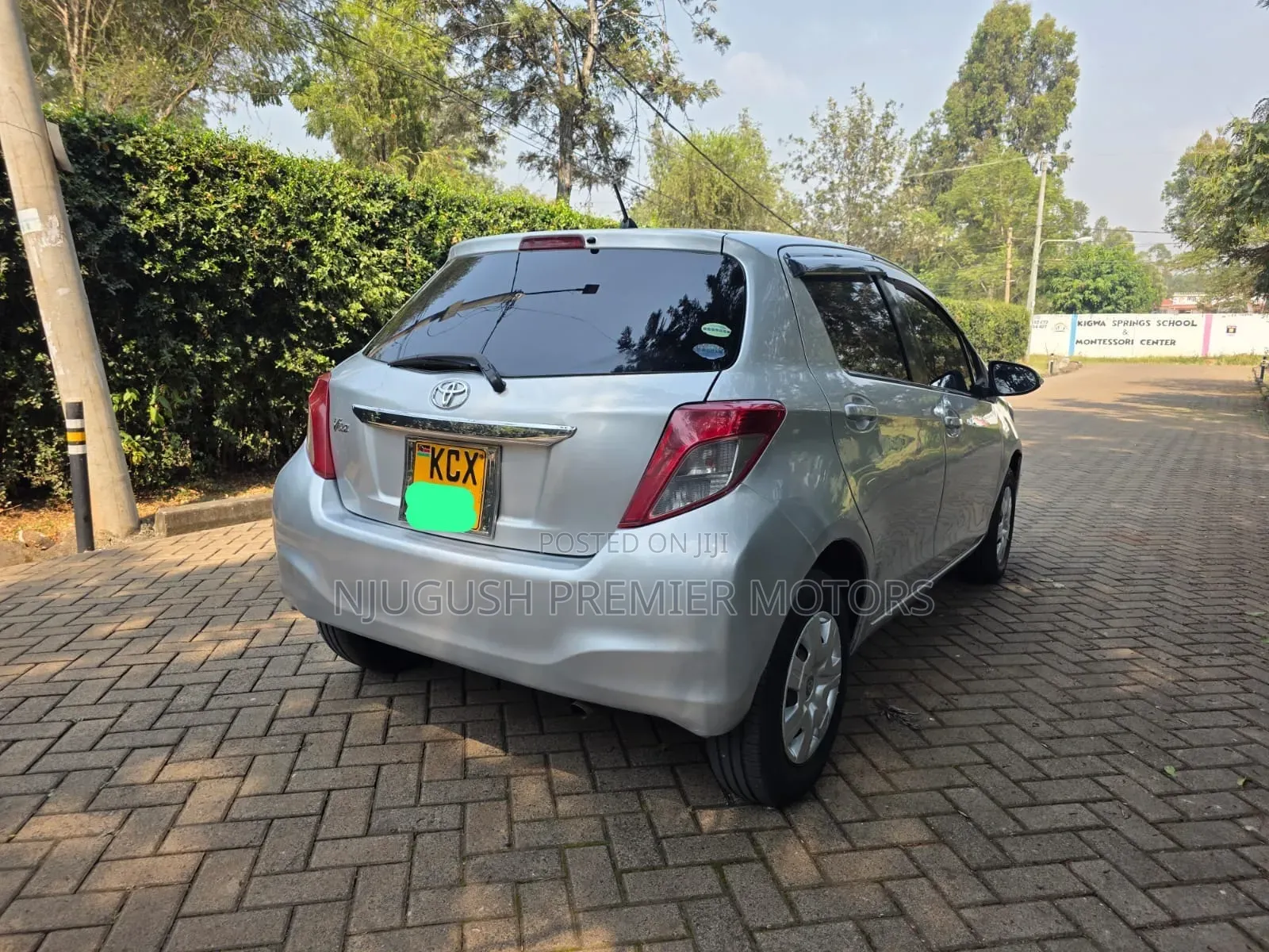 Toyota Vitz 2012 Silver