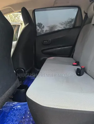 Toyota Vitz 2012 Silver