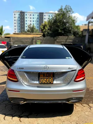 Mercedes-Benz E200 2017 Silver