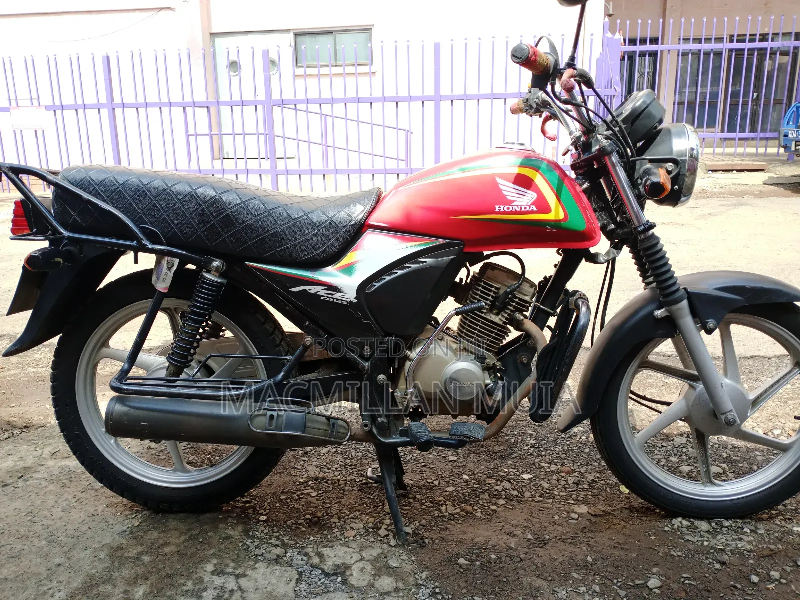 Honda CB 2023 Red