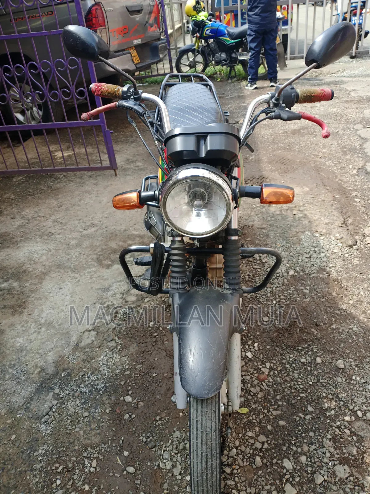 Honda CB 2023 Red