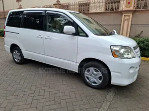 Toyota Noah 2006 White