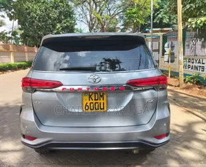 Toyota Fortuner 2015 Silver